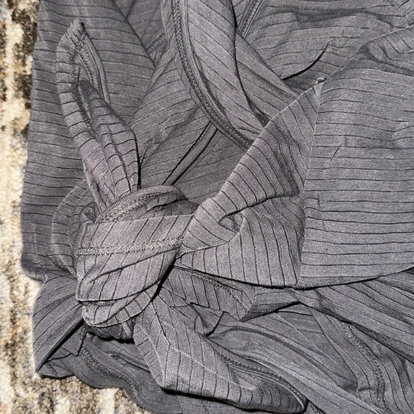 Athleta Open Back tie tank top - Picture 3 of 4